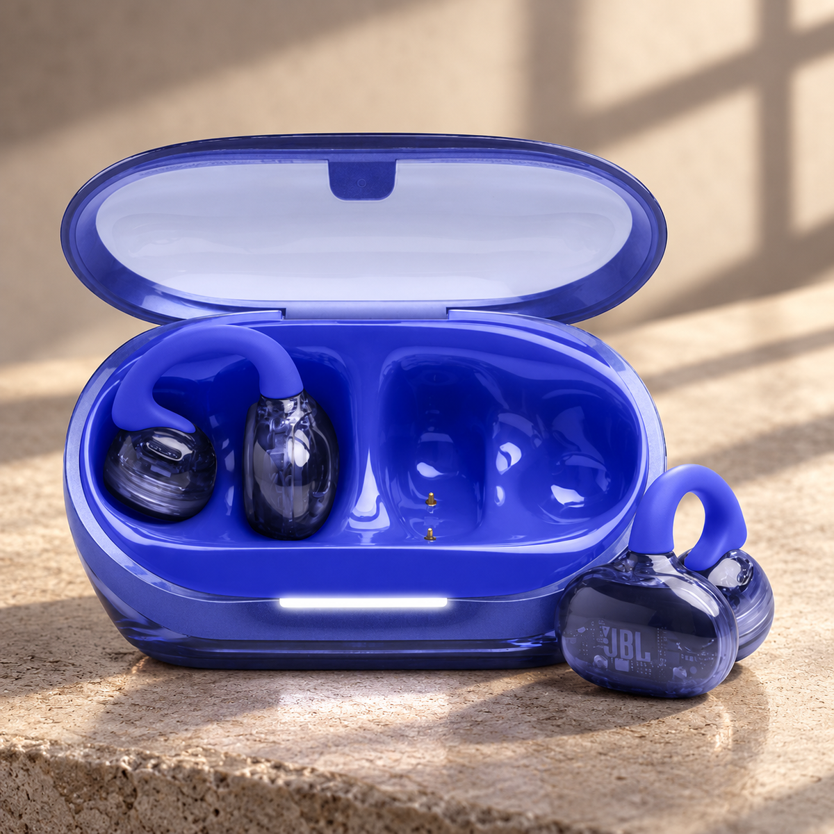 JBL SOUNDGEAR CLIPS — GREY Studio editorial