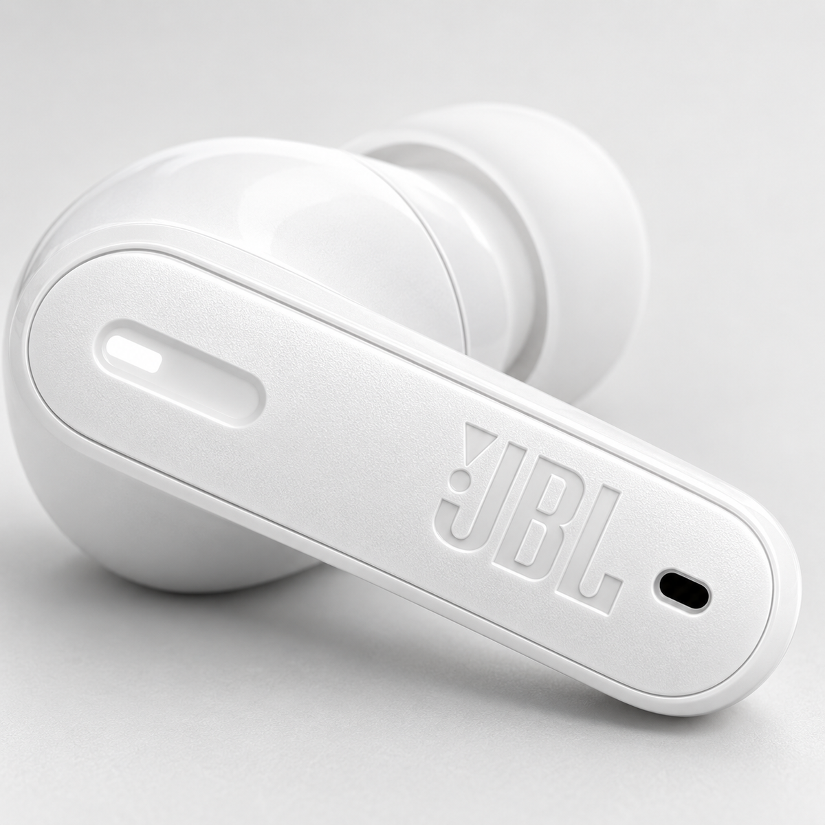 JBL TBEAM EARBUDS KULAKLI — GREY Studio detail