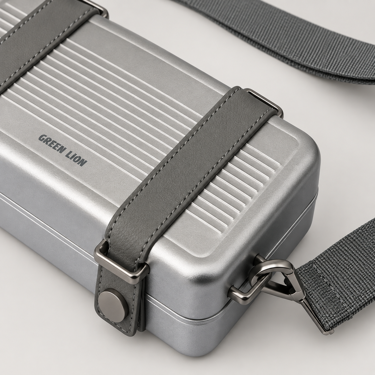 Green Lion Valancia Carry Bag - Silver — GREY Studio detail