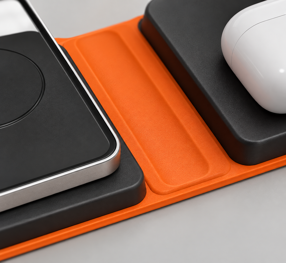 GREY Studio detail | Porodo 8000mAh Folding 4-Device Charger | PD-FWCH051-BK