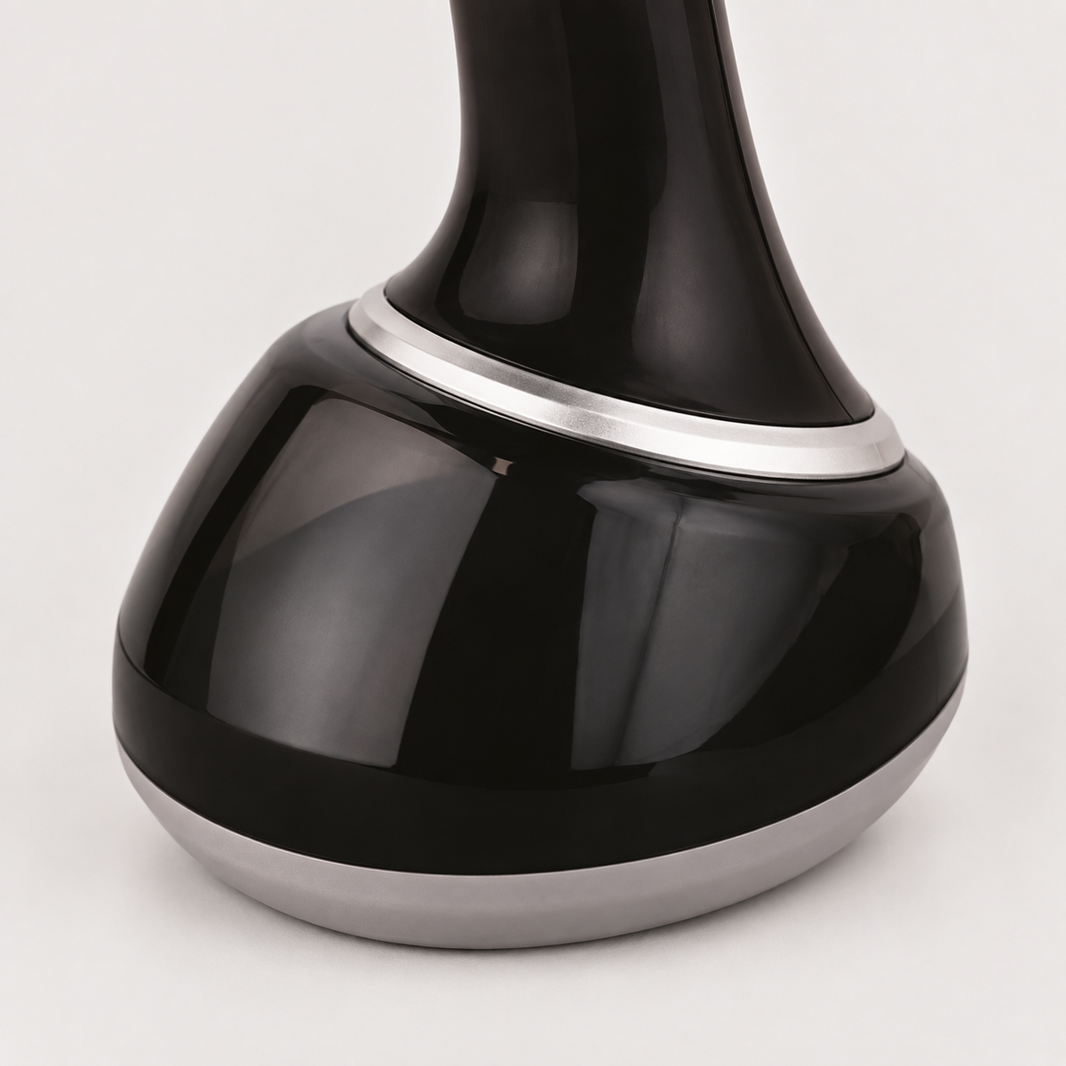 GREY Studio detail | Porodo Lifestyle Handheld Garment Steamer - Black | PD-LSPRGS-BK