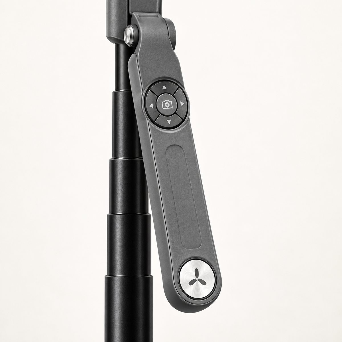 GREY Studio detail | Porodo Selfie Stick Pro X with 360� AI Tracking - Black | PD-TRSLFT-BK