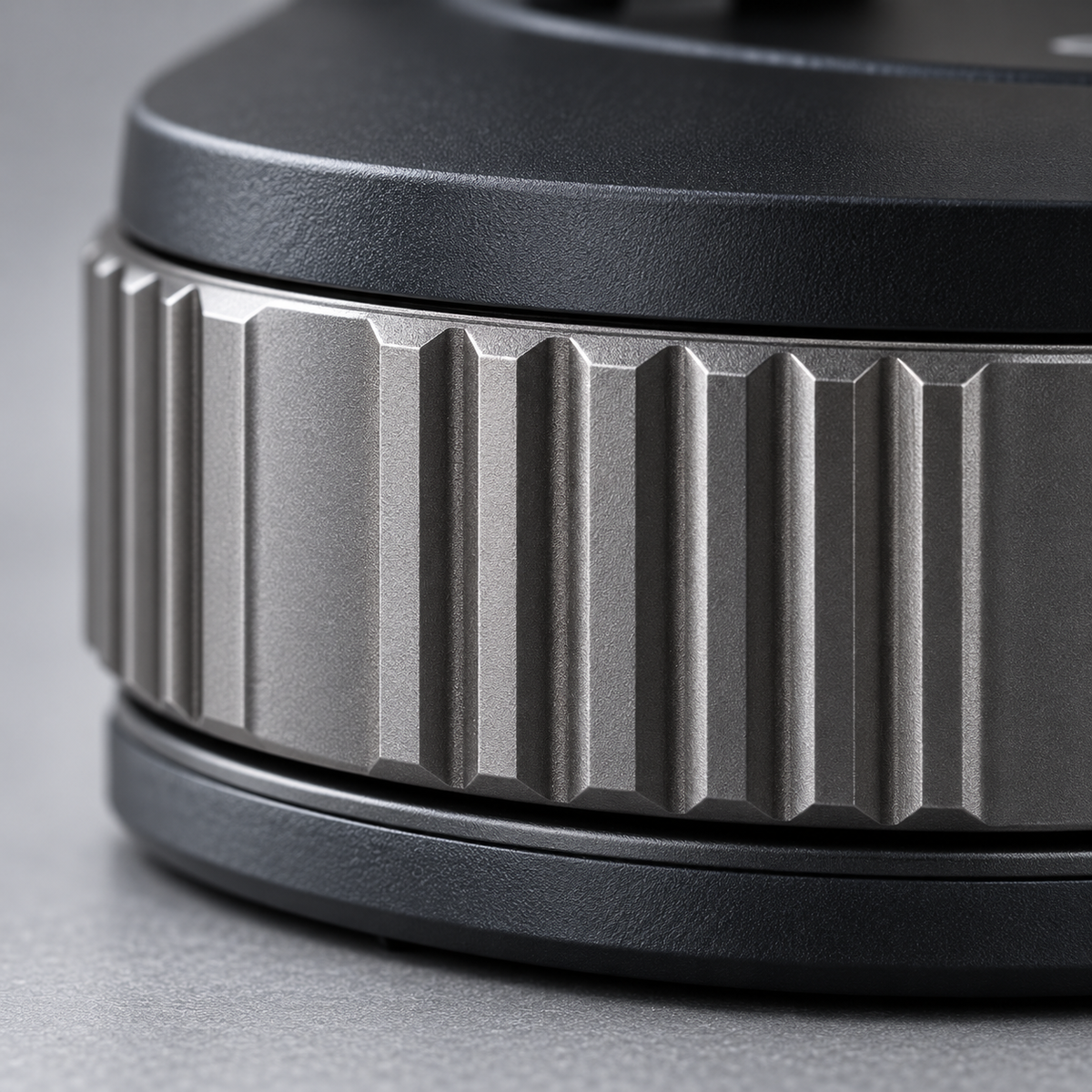 GREY Studio detail | Porodo Rotarex MagSafe Car Mount with Powerful Suction Base - Black | PDCH11BK