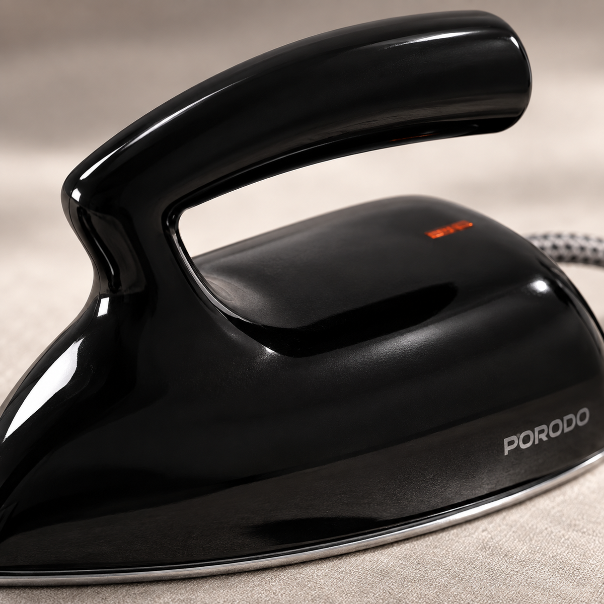 GREY Studio detail | Porodo Lifestyle Ironix Portable Mini Iron Steamer with Bakelite Handle - Black | PDLFST227SBK