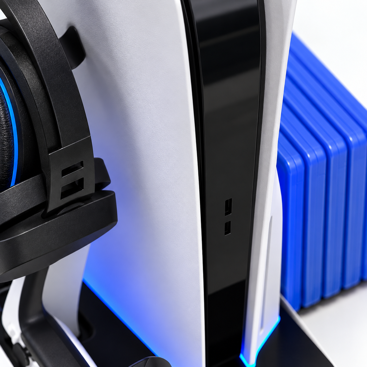 GREY Studio detail | Porodo Gaming Multi-Function PS5 and Headphone Cooling and Charging Hub - Black/White | PDX116