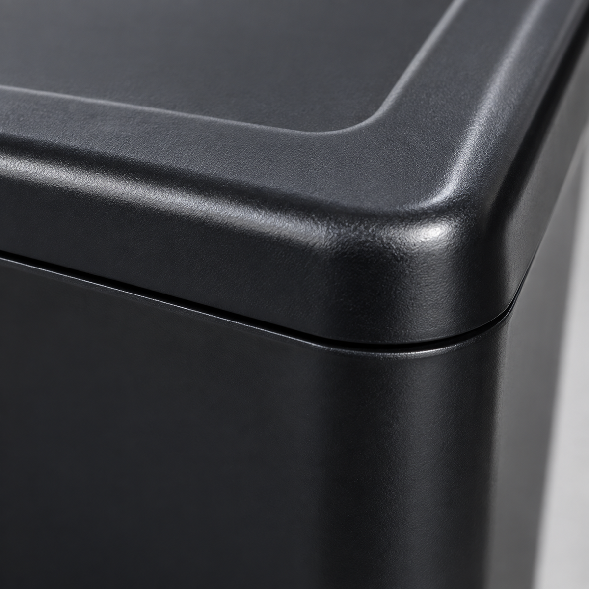 GREY Studio detail | Powerology Industrial Fan Mist Spray & Humidifier - Black | PMFAN230W