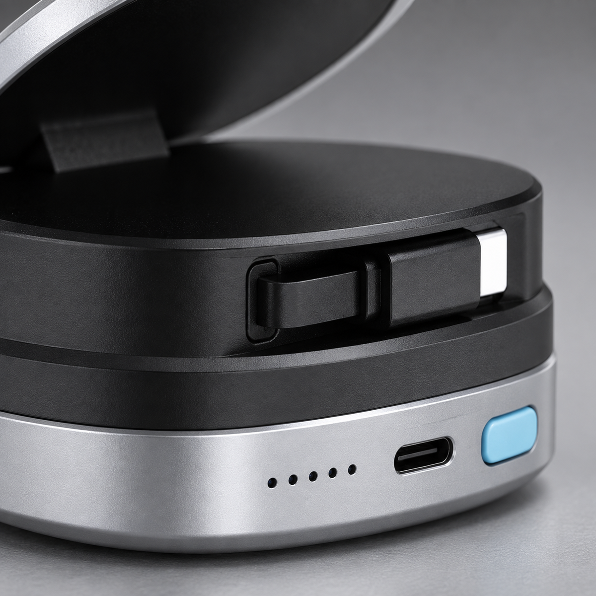 GREY Studio detail | Powerology Lyons 10000mAh Power Bank - Black | PPBFT04BK
