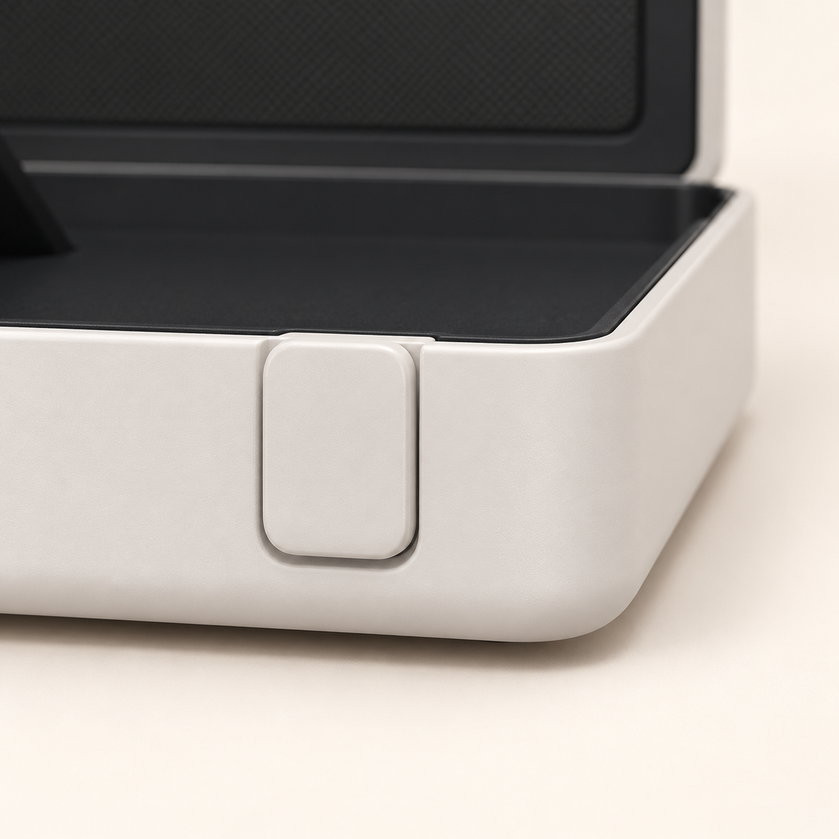 GREY Studio detail | Powerology 27" Android Briefcase Display - White | PUHD27WH